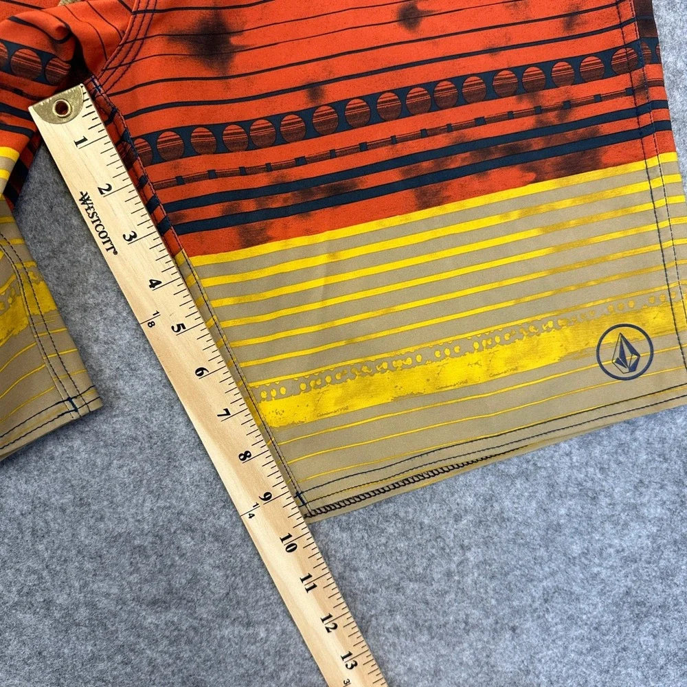 Volcom Lido Stripe Board Shorts Mens 32‎ Multi Color 4-Way Stretch Surf Swim